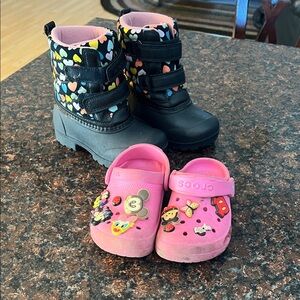 CROCS Kids Pink Clogs & Black Heart-Print Boots Set